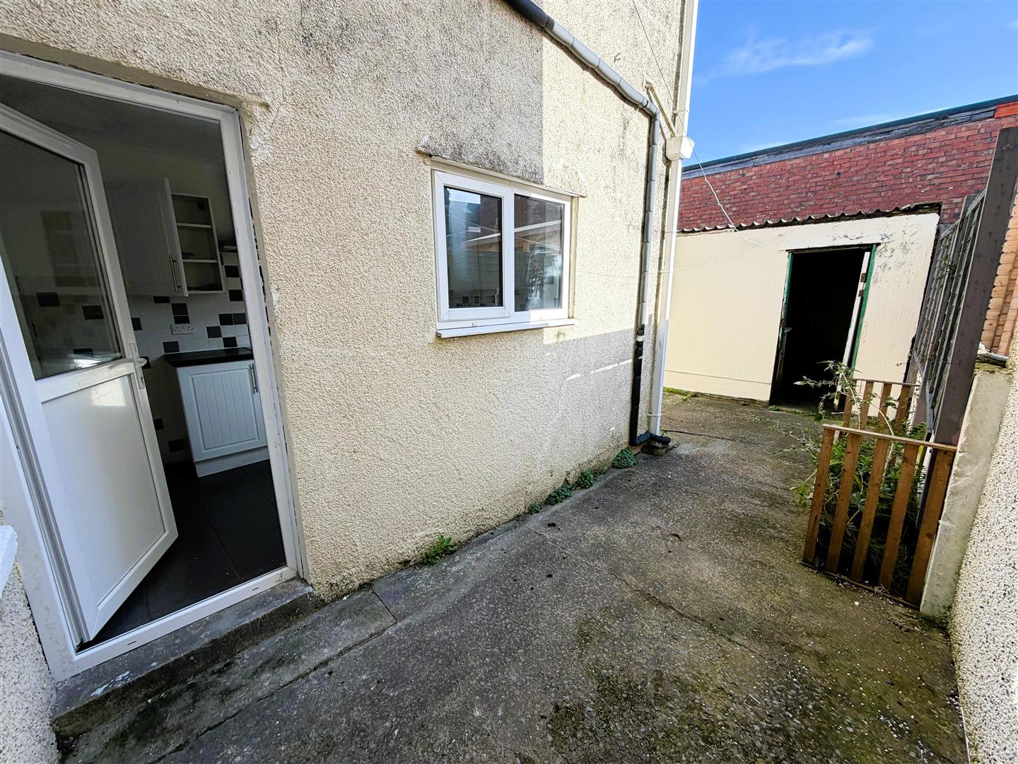 Spring Terrace, Sandfields, Swansea, SA1 3TD